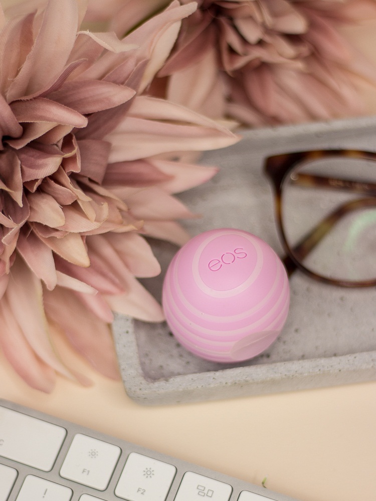 EOS Visibly Soft Lip Balm Honey Apple Beautyspot Malaysia's