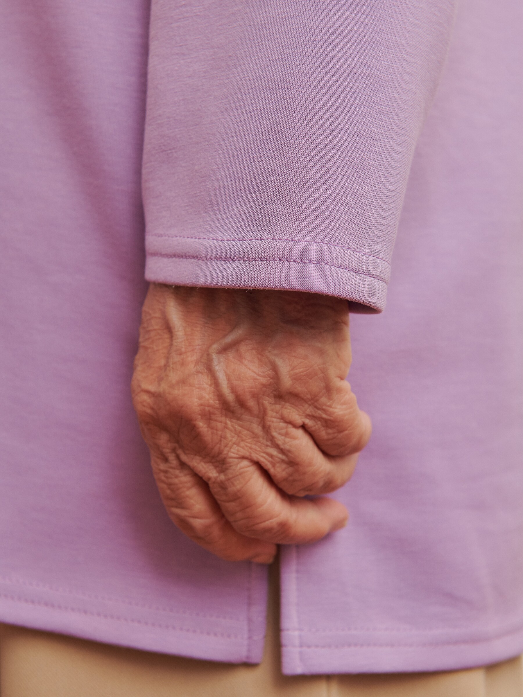 CareSnap Assist Top in Lilac 7