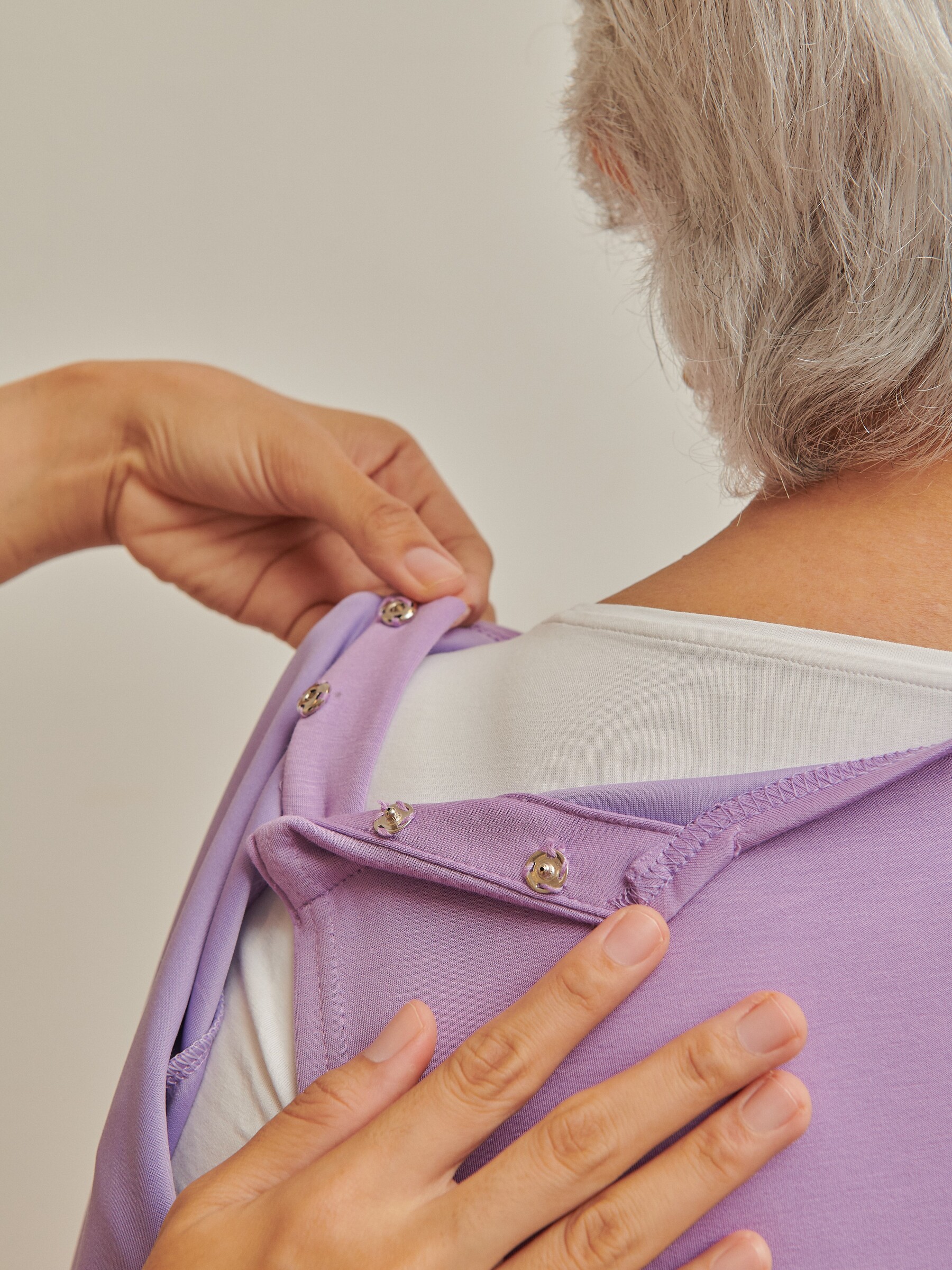 CareSnap Assist Top in Lilac 6