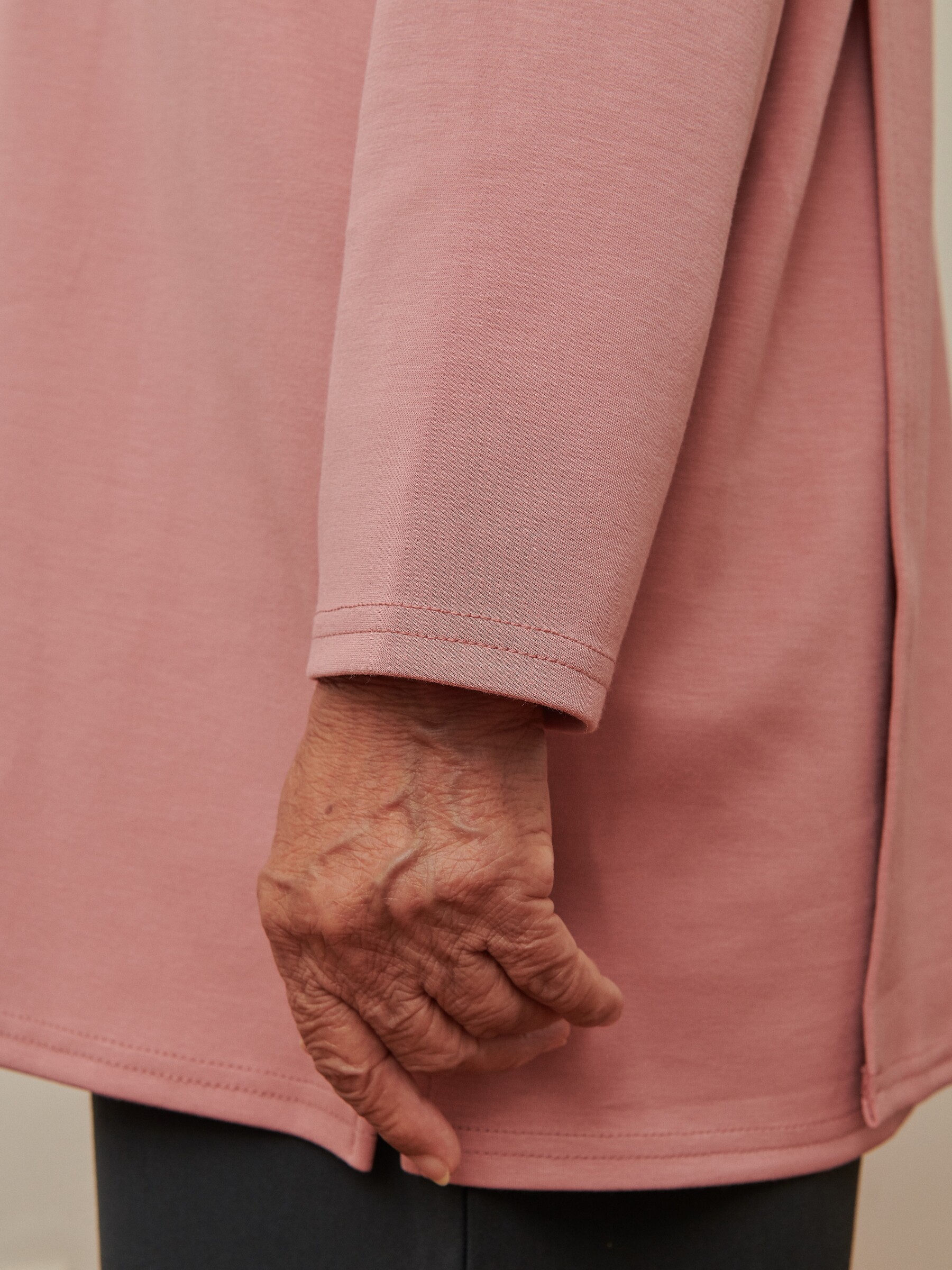 CareSnap Assist Top in Pink 7