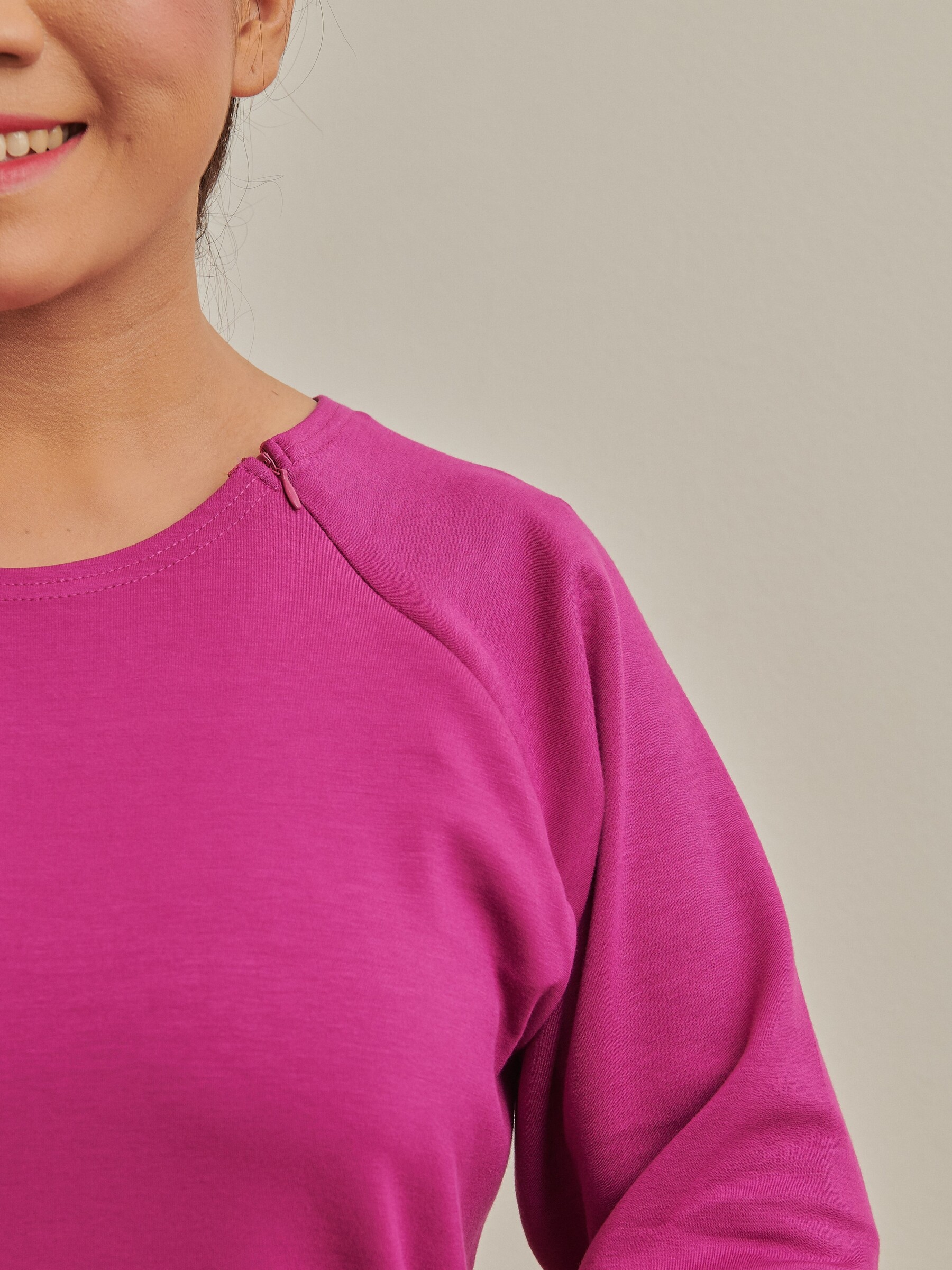 EaseZip Therapy Top in Fuschia 3