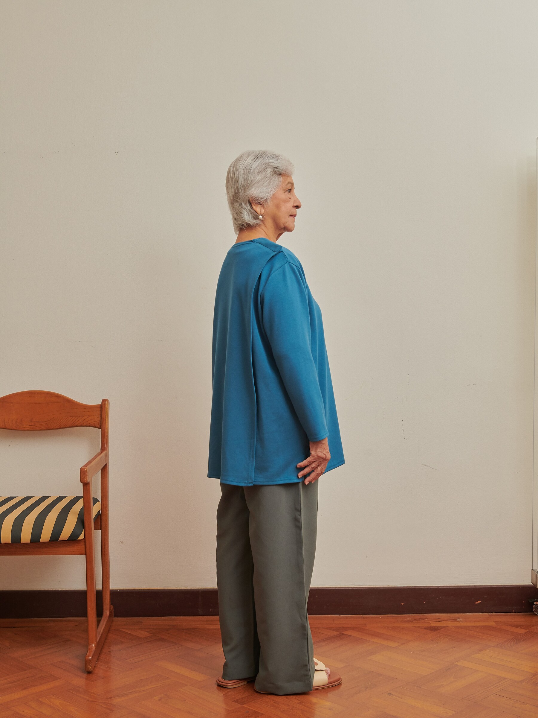 EaseZip Therapy Top in Teal Blue 1