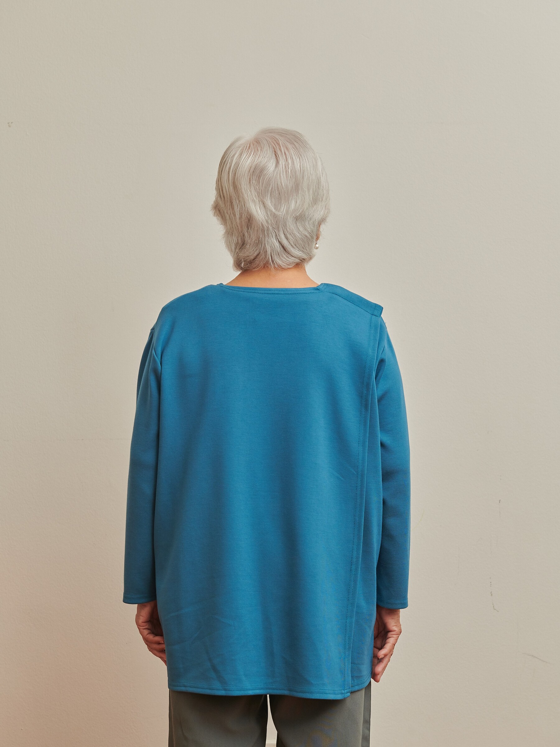 EaseZip Therapy Top in Teal Blue 3