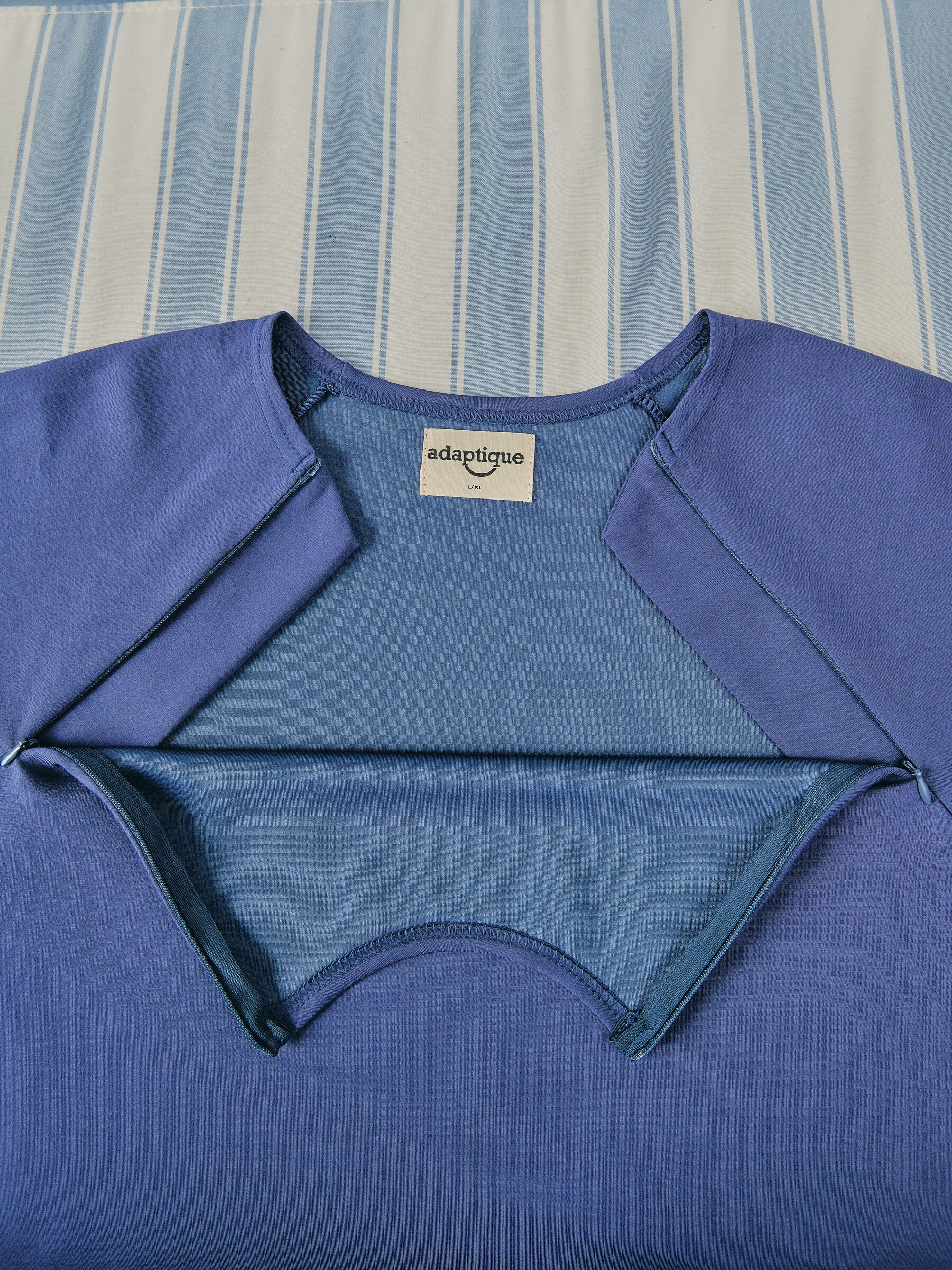 EaseZip Therapy Top in Indigo 9