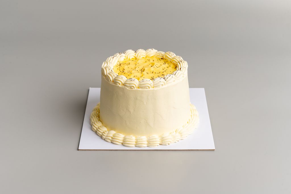 LemonPoppyseedCake_WholeCakes_Side_202507