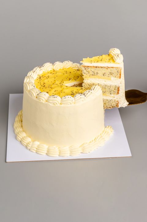 LemonPoppyseedCake_WholeCakes_Slice_202507