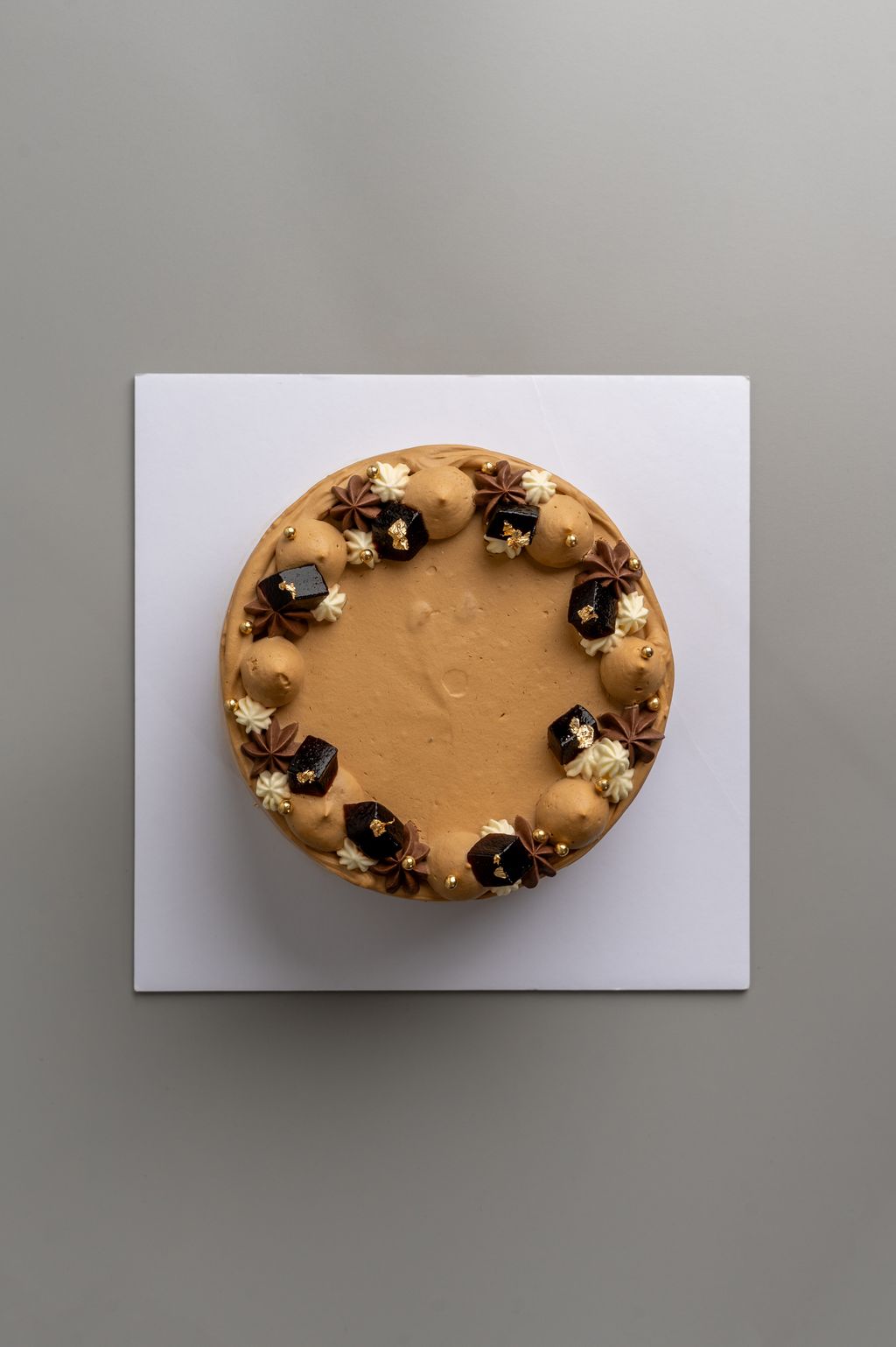 TripleCoffeeCake_WholeCakes_Top_202507