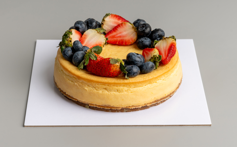 LemonWithFreshBerriesCheesecake_Cheesecake_Side_202507