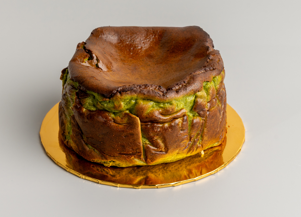 Matcha_HoujichaBurntCheesecake_Cheesecake_Side_202507 (2) (Large)