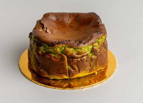 Matcha_HoujichaBurntCheesecake_Cheesecake_Side_202507 (2) (Large)