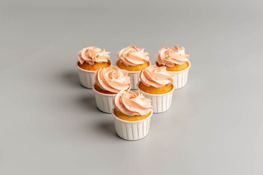 RosetteVanilla_Cupcakes_Side_202507
