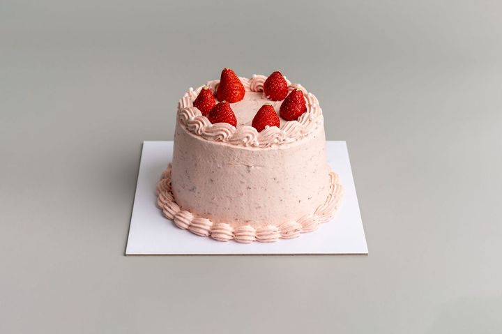 StrawberryShortcake_WholeCakes_Side_202507 (3)