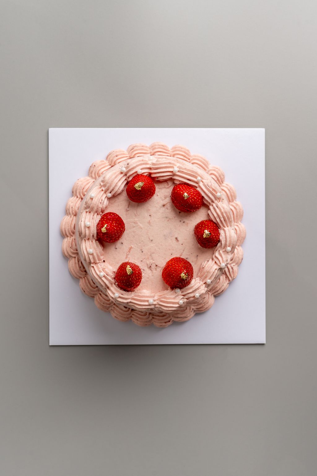 StrawberryShortCake_WholeCakes_Top_202507