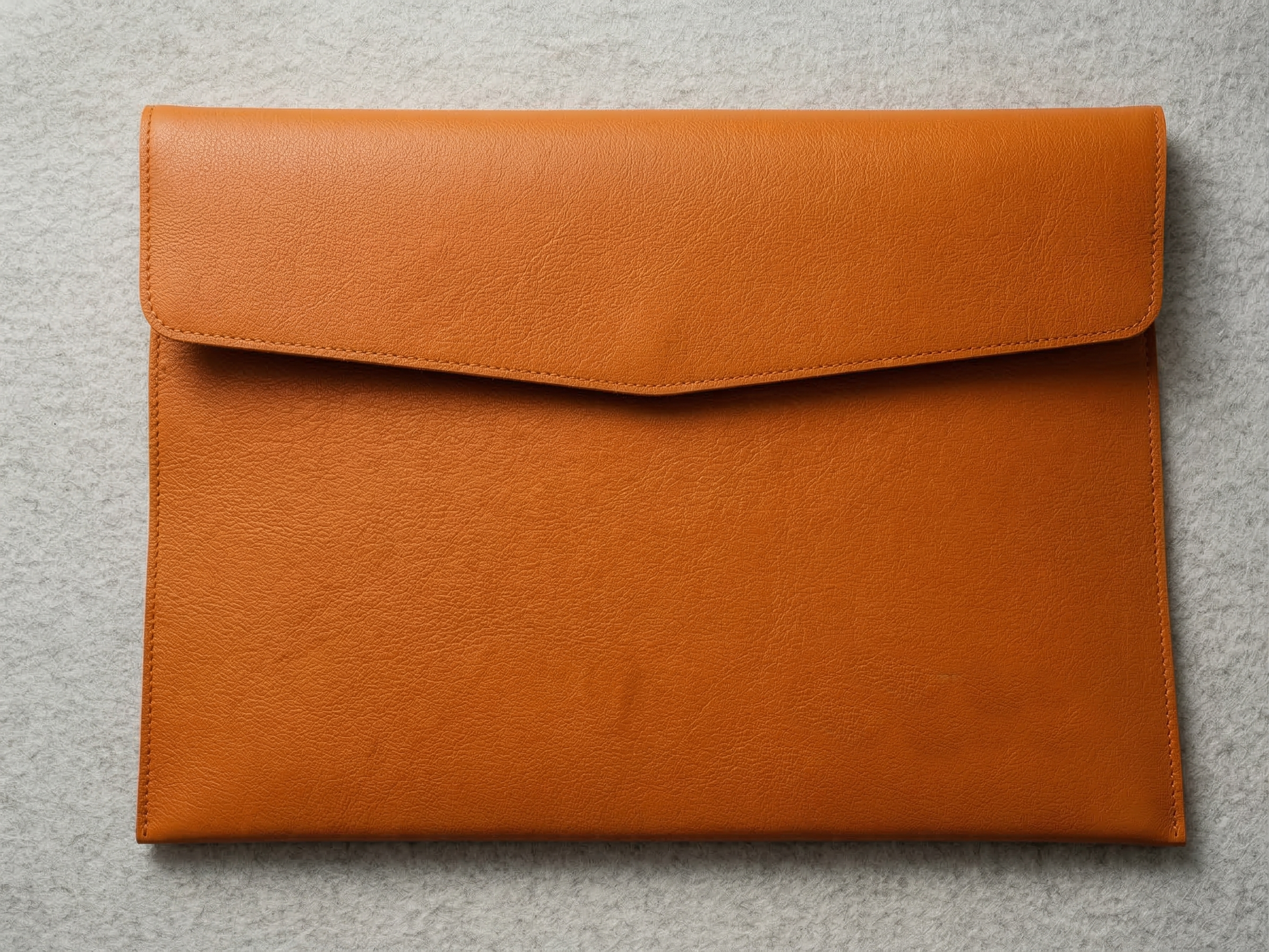 知名壽險公司客製文件本正面外觀