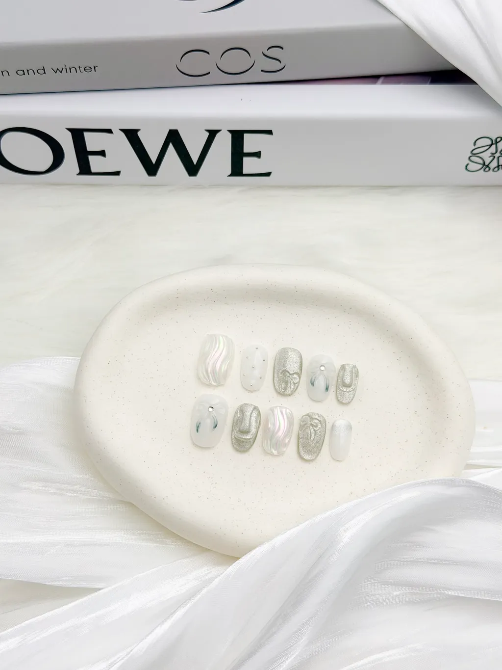 【浮雕蝴蝶結】