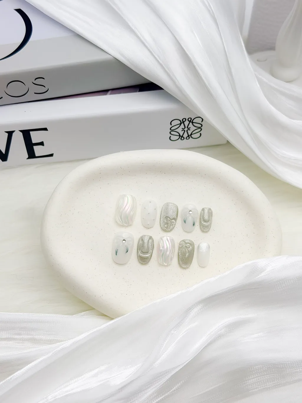 【浮雕蝴蝶結】