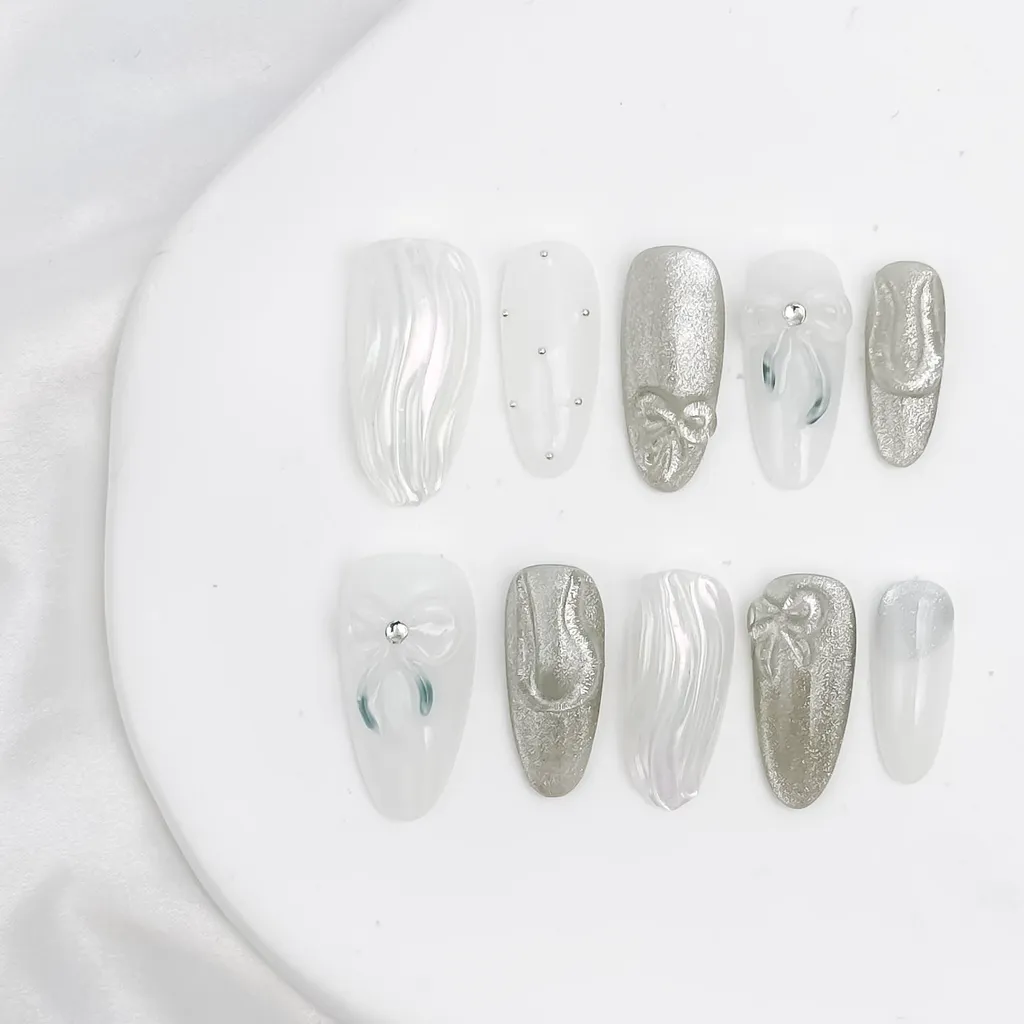 【浮雕蝴蝶結】