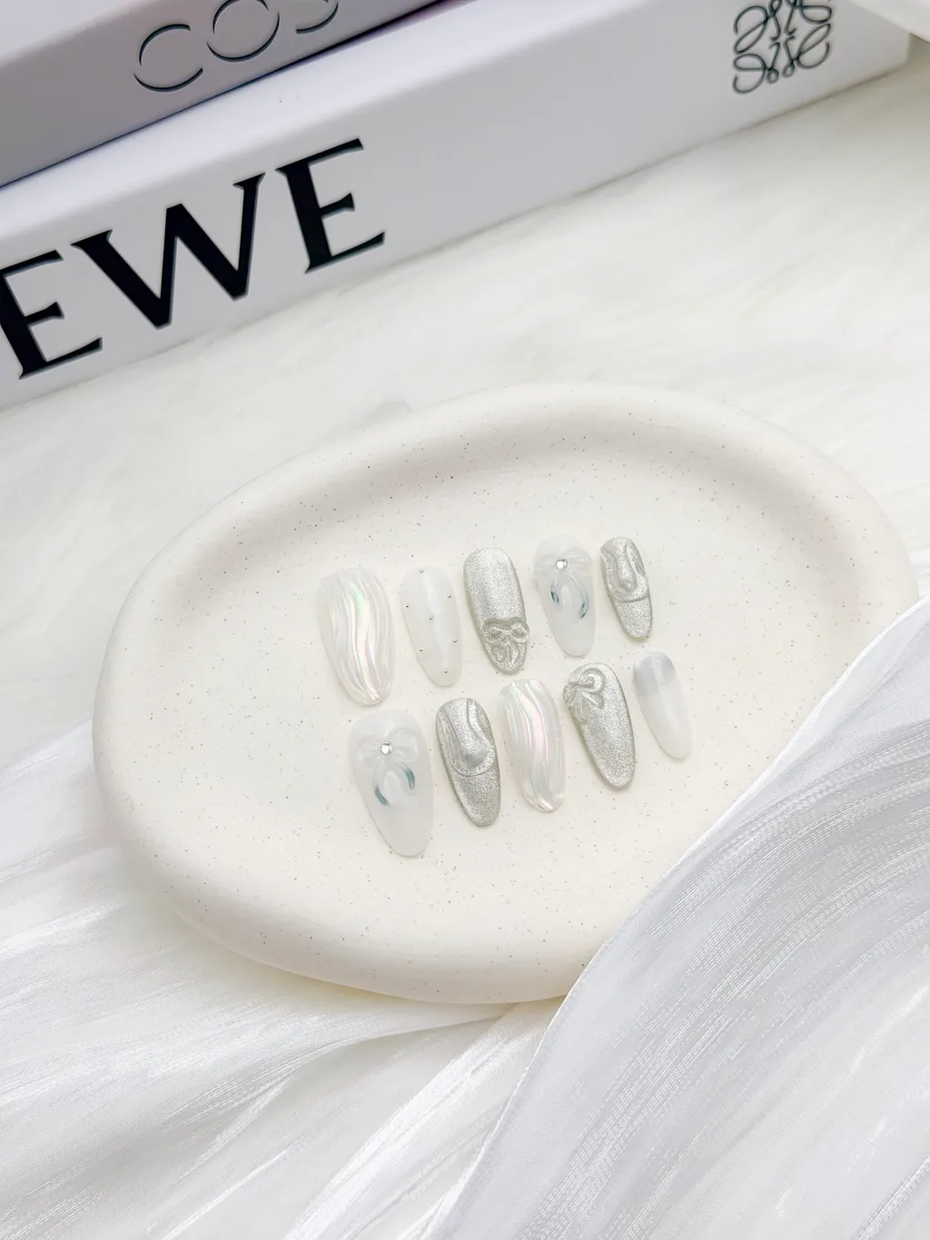 【浮雕蝴蝶結】