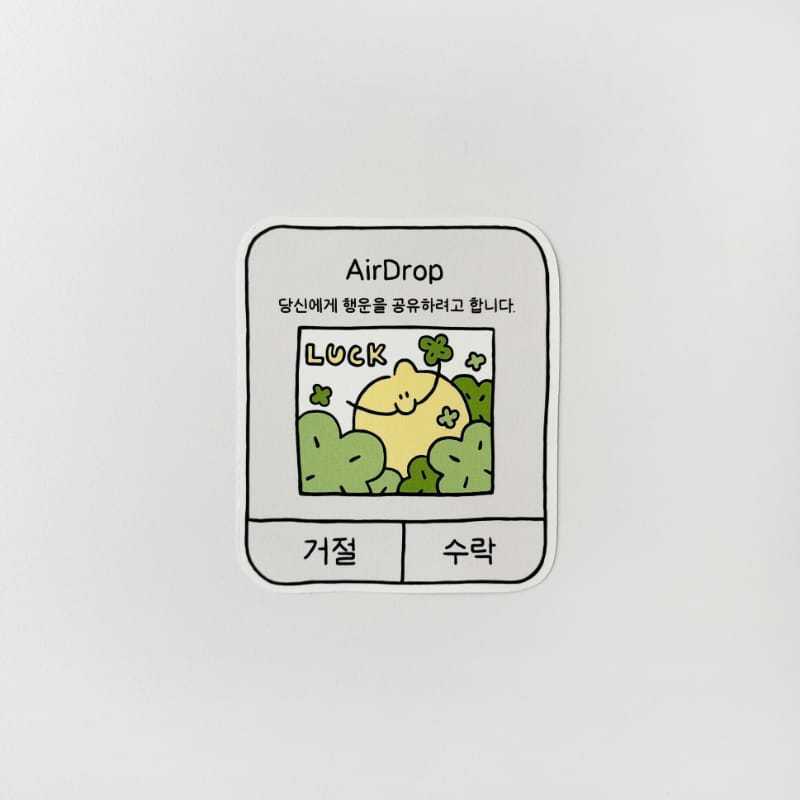 tw-11134207-820la-mmzojo2zkb2gf4