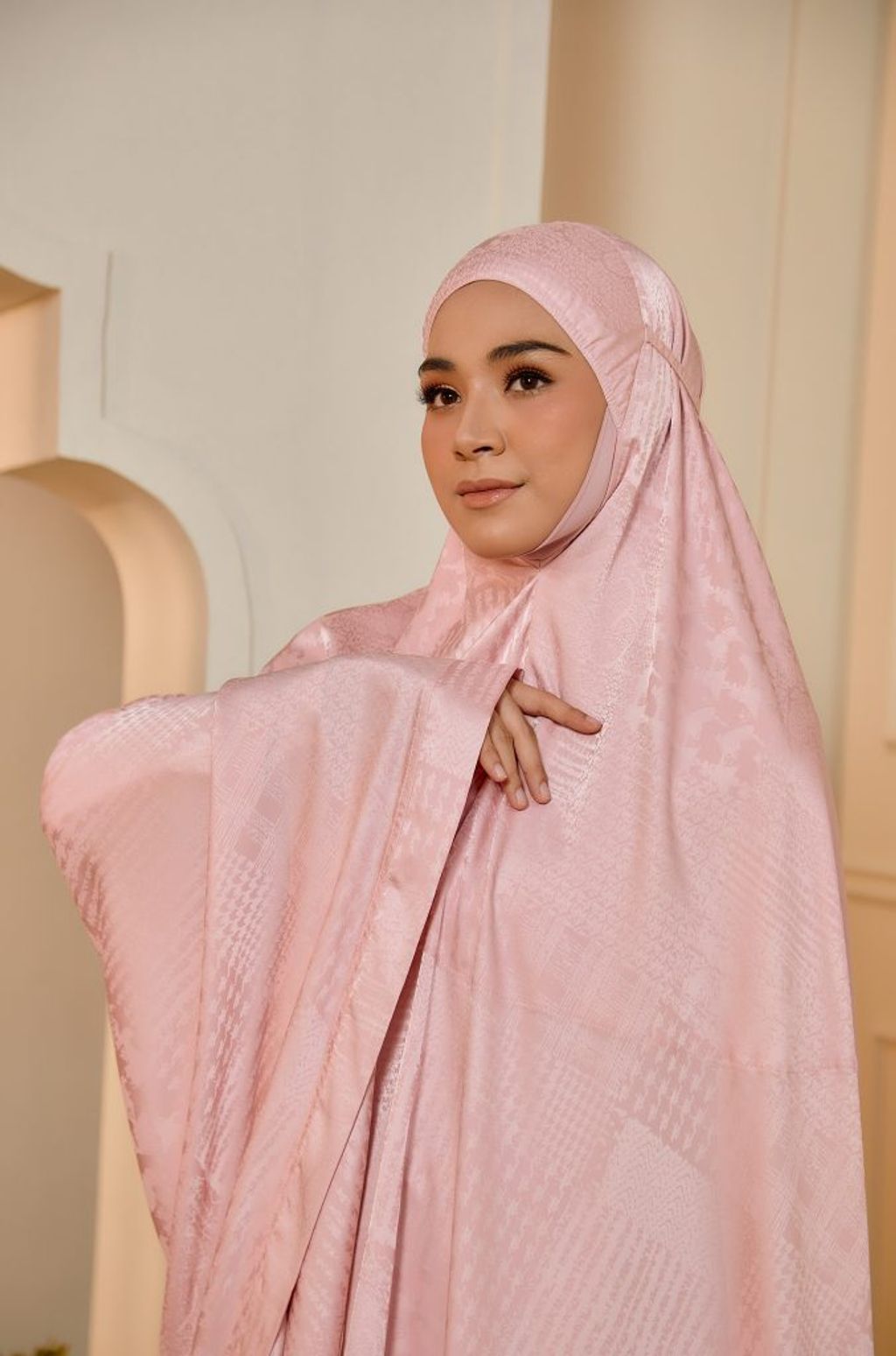 TELEKUNG-HANNAMIRAE0021767-677x1024