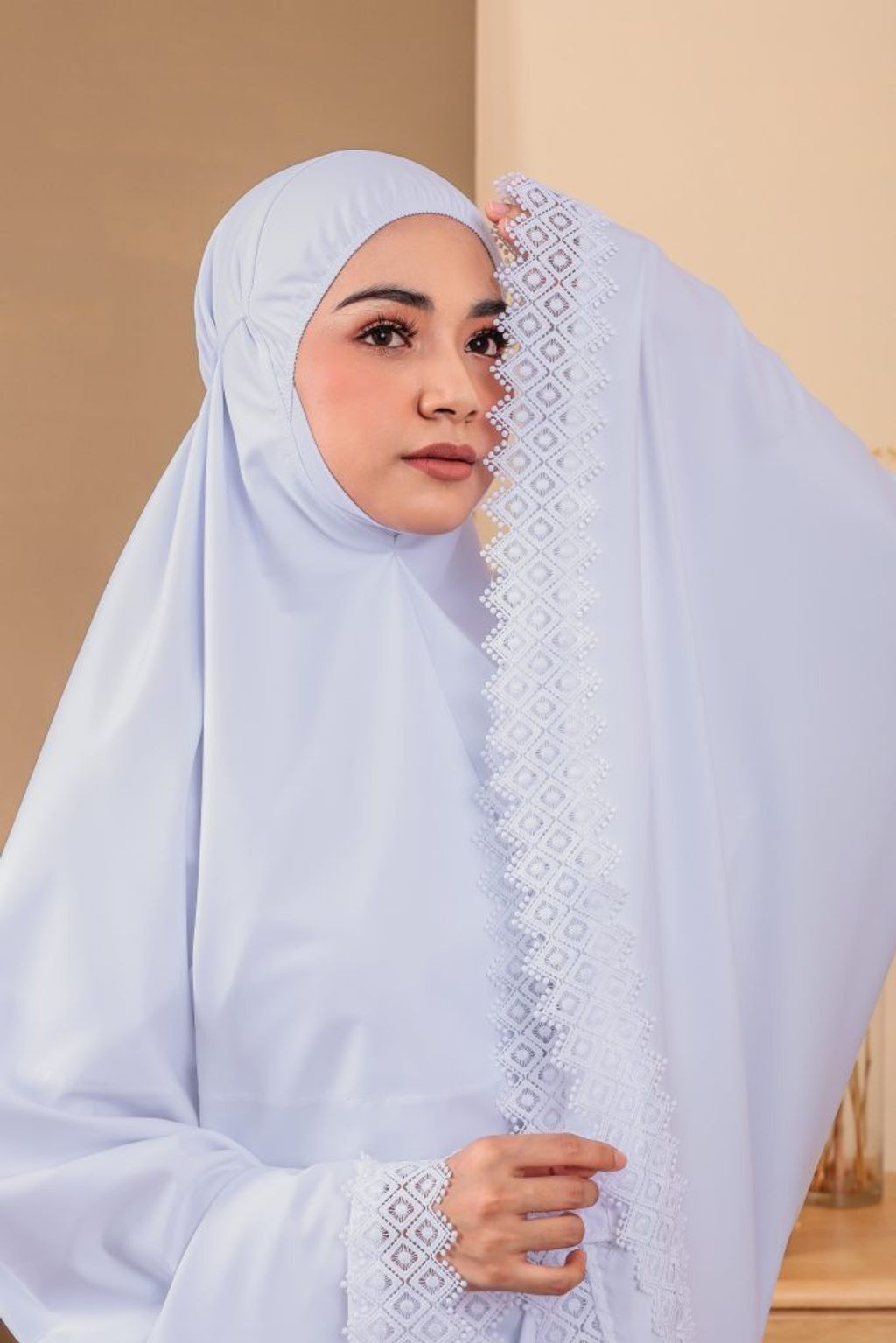 HYP11654-683x1024