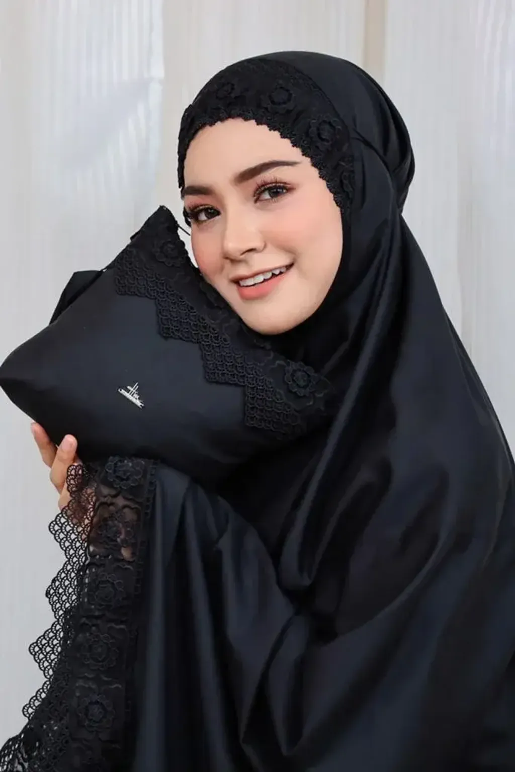 pearl-black-1-683x1024.jpg