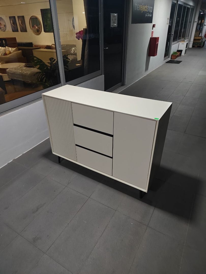 vadsaria_sideboard_1769595172_ad0eb0bc_progressive