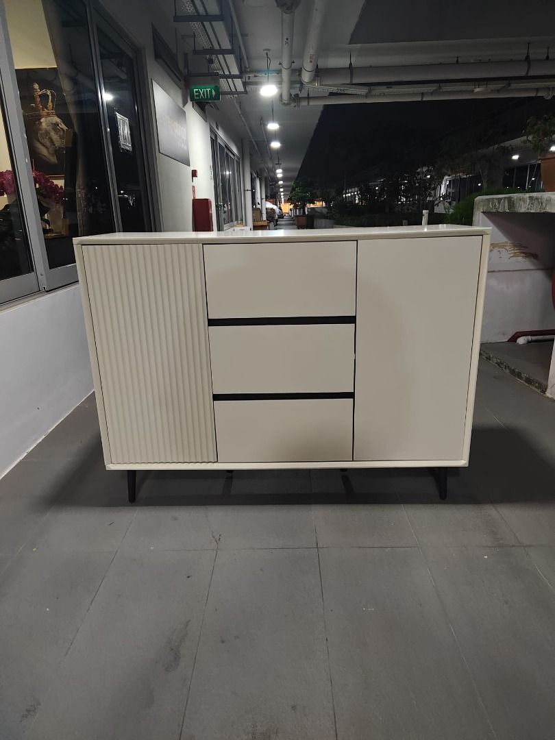 vadsaria_sideboard_1769595172_9fa33a48_progressive