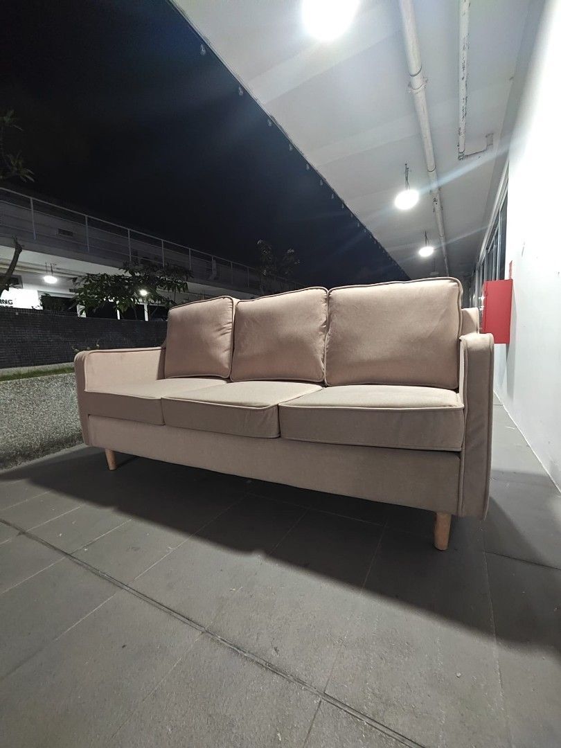 valente_pet_friendly_designer__1772787558_12e43153_progressive