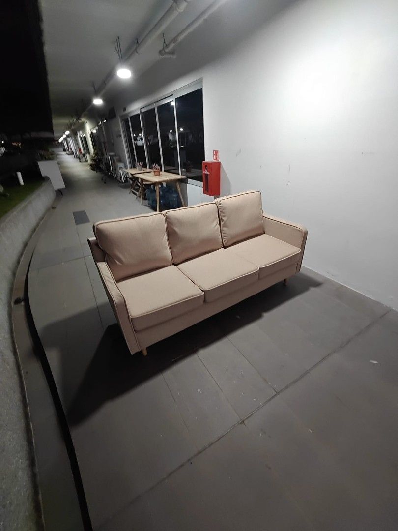 valente_pet_friendly_designer__1772787404_824138b8_progressive