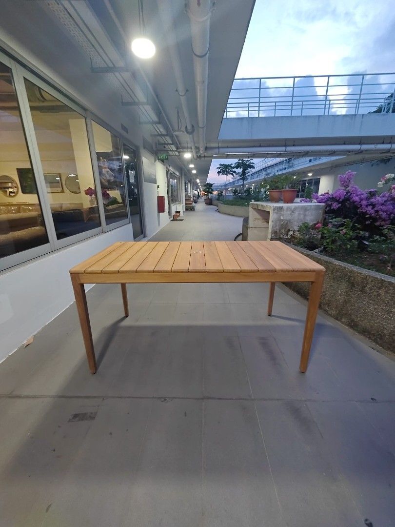 mujeres_outdoor_dining_table_1_1774695653_c3b0b8b1_progressive