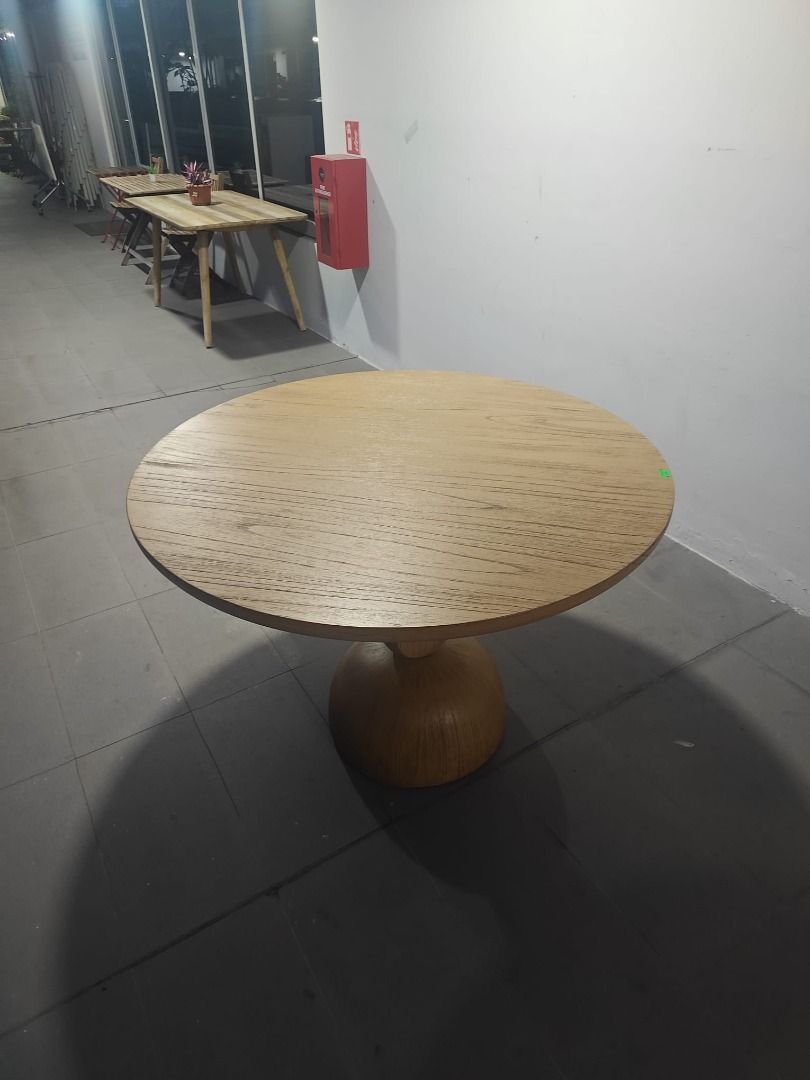 ligertwood_round_dining_table_1774499673_0b5c92ed_progressive