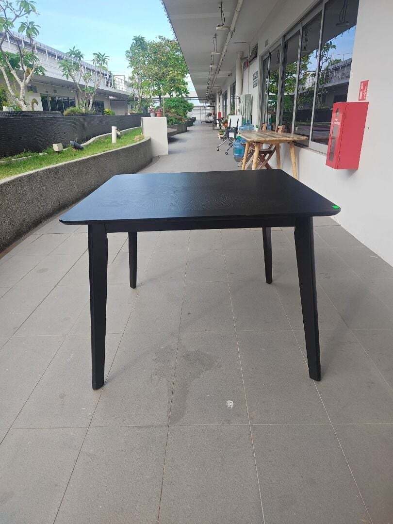 borowa_1m_dining_tableblack_1773300314_70df75f3_progressive