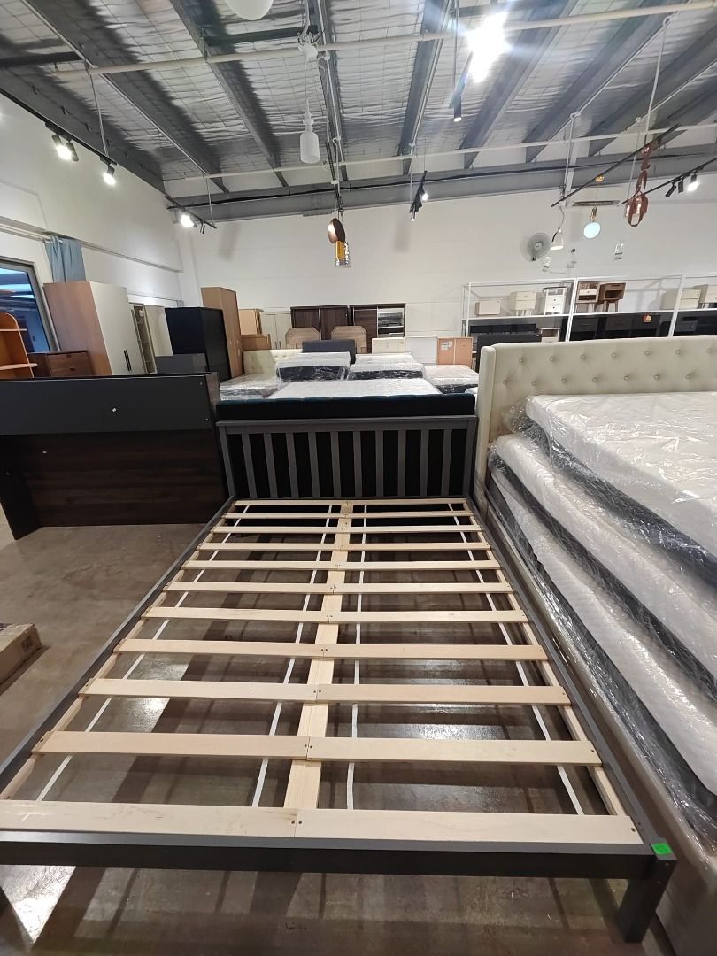 ruzenda_queen_pine_wood_bedfra_1774430083_b4e62a65_progressive