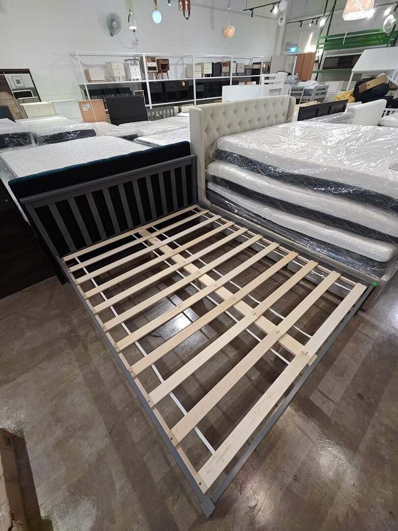 ruzenda_queen_pine_wood_bedfra_1774430083_9ec29909_progressive