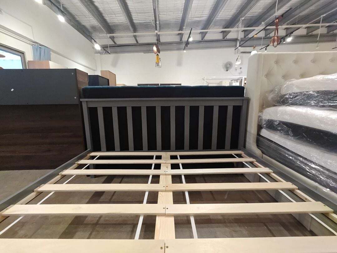 ruzenda_queen_pine_wood_bedfra_1774430083_9429291b_progressive