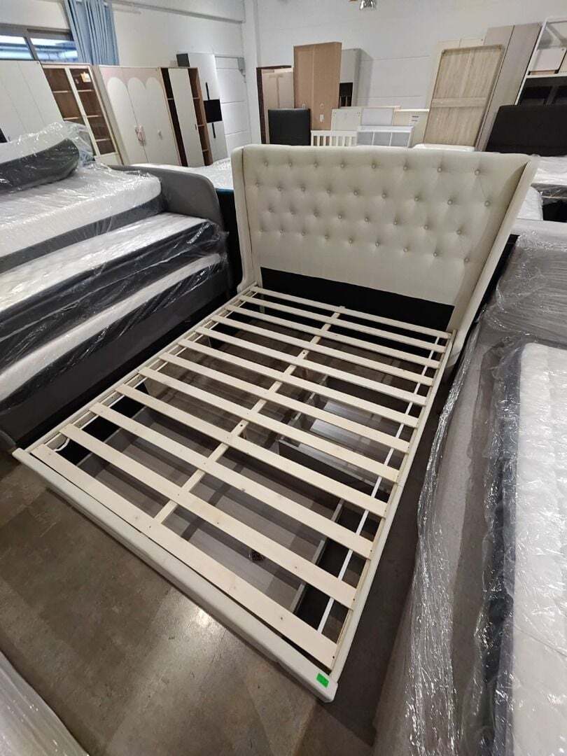 dever_queen_size_bedframe_with_1772628667_5072e1b3_progressive