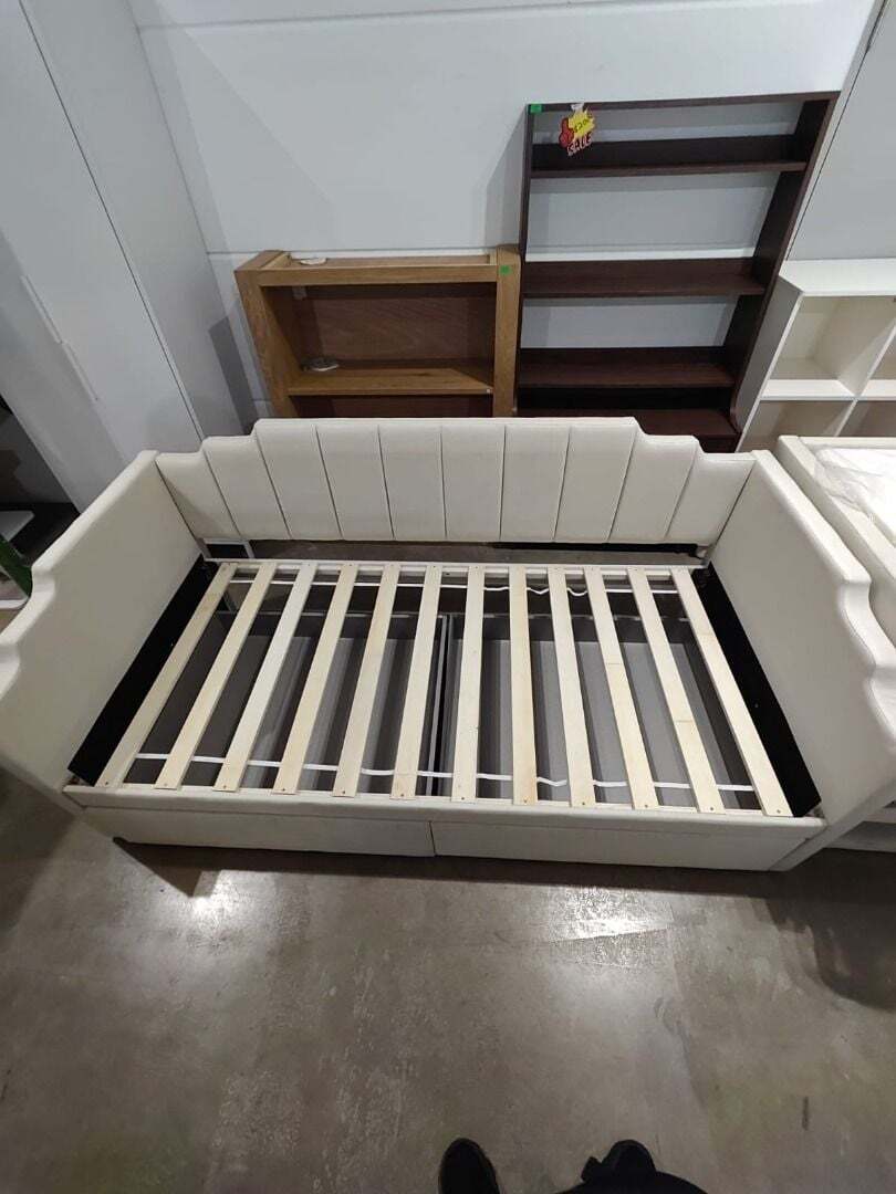 puthren_single_daybed_with_dra_1768460576_8e36105b_progressive