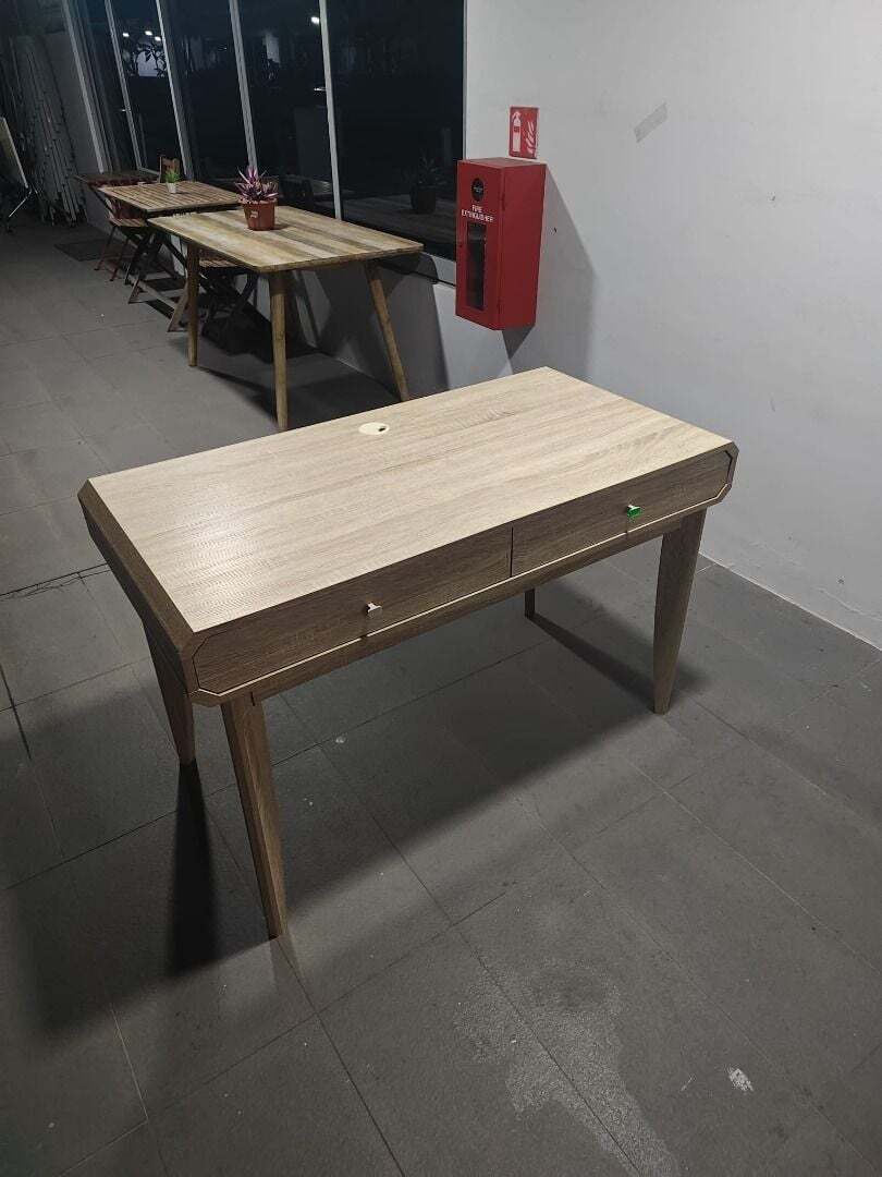 argentea_study_desk_1774187548_eacc08f5_progressive