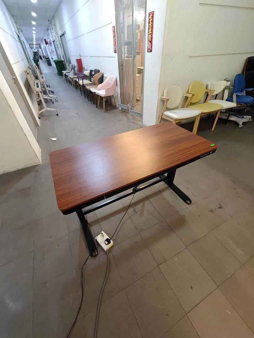 revel_electric_adjustable_tabl_1774938656_cc6e500d_progressive