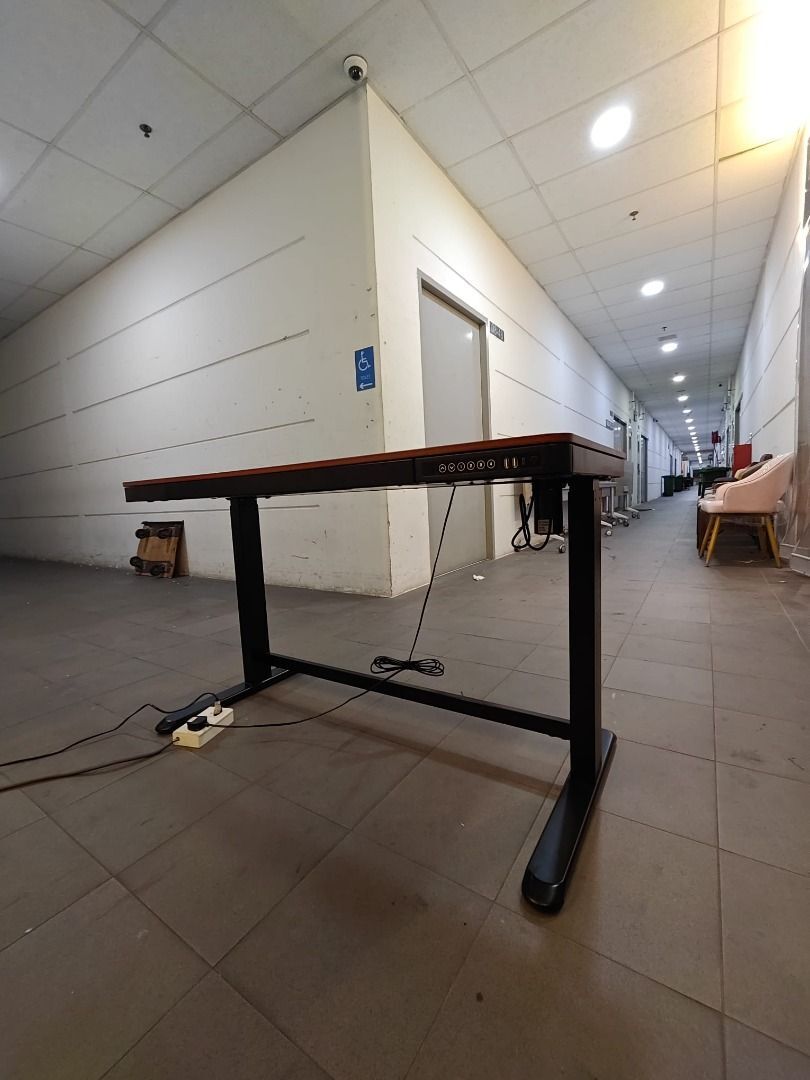 revel_electric_adjustable_tabl_1774938656_dad19363_progressive