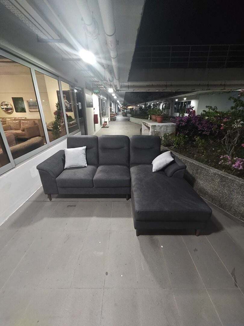 harkness_lshaped_duron_fabric__1774589987_0bdd9ee2_progressive