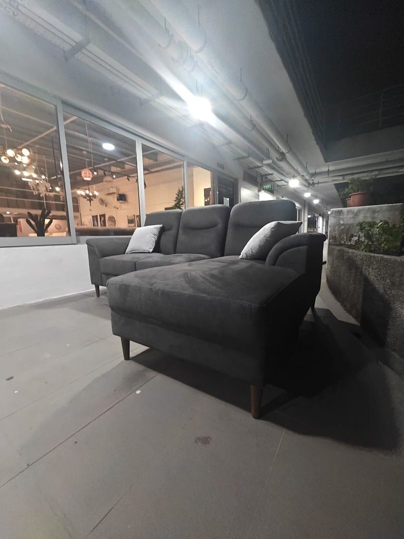 harkness_lshaped_duron_fabric__1774589987_16a6e73f_progressive