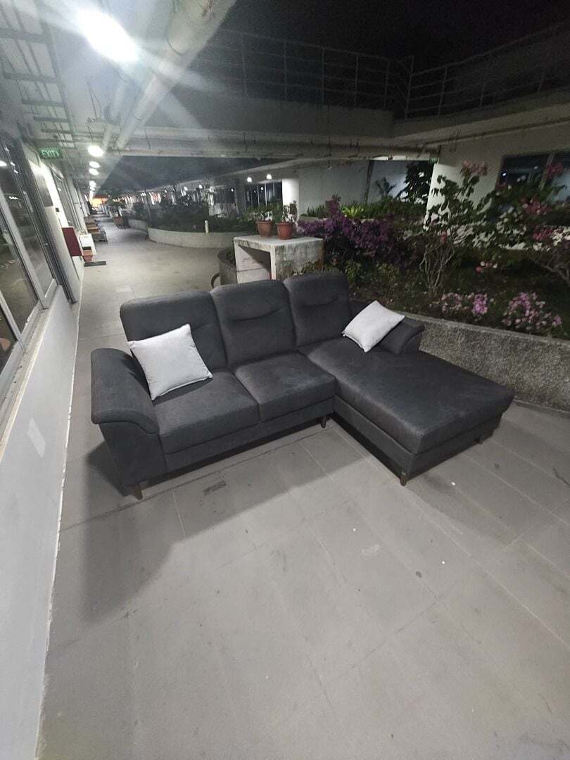 harkness_lshaped_duron_fabric__1774589987_0c6af6f4_progressive