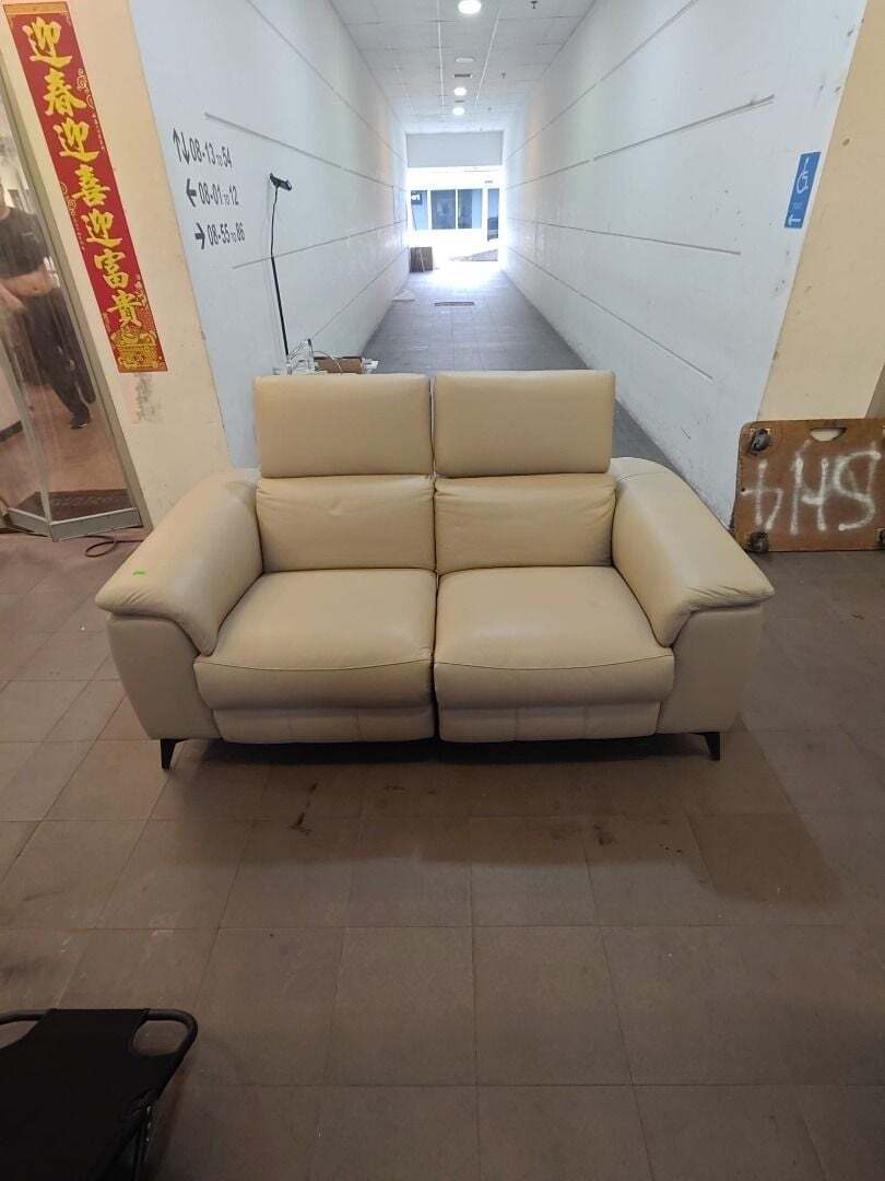 karamazov_2_seater_full_leathe_1773219793_e0da6172_progressive