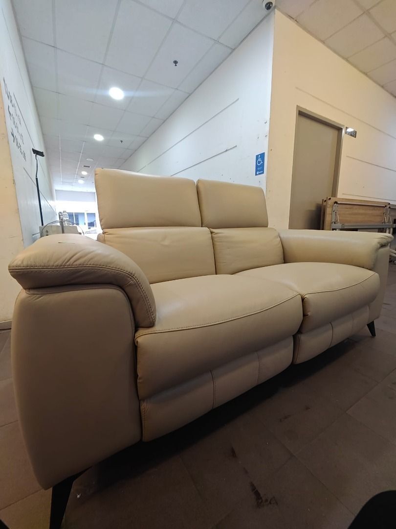 karamazov_2_seater_full_leathe_1773219793_bf594705_progressive