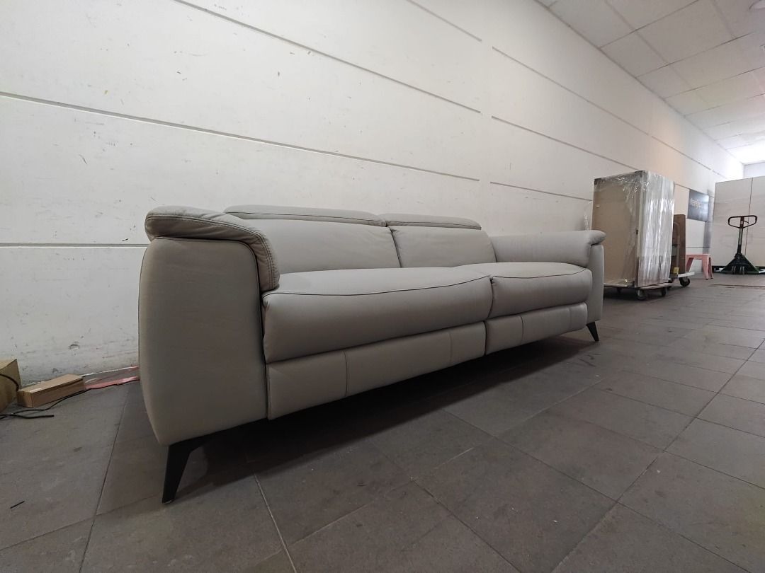karamazov_3_seater_full_leathe_1777967781_7262d752_progressive