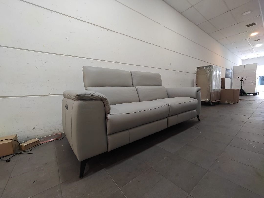 karamazov_3_seater_full_leathe_1777967781_b16c5000_progressive