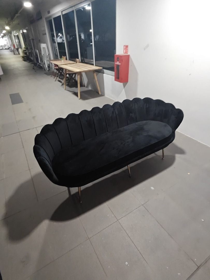 sirenz_3_seater_sofa_in_black__1774508891_cc826f41_progressive