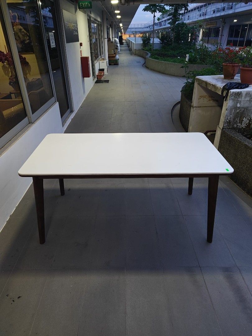 arkin_16m_dining_table_with_si_1777626290_768084d1_progressive